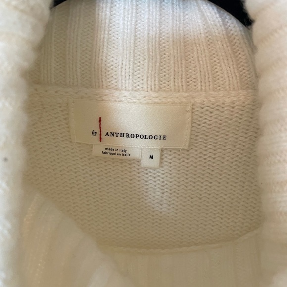 Soft and cozy turtle neck sweater - Picture 2 of 2